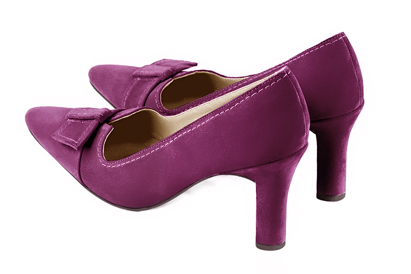 Mulberry purple women's dress pumps, with a knot on the front. Tapered toe. High kitten heels. Rear view - Florence KOOIJMAN